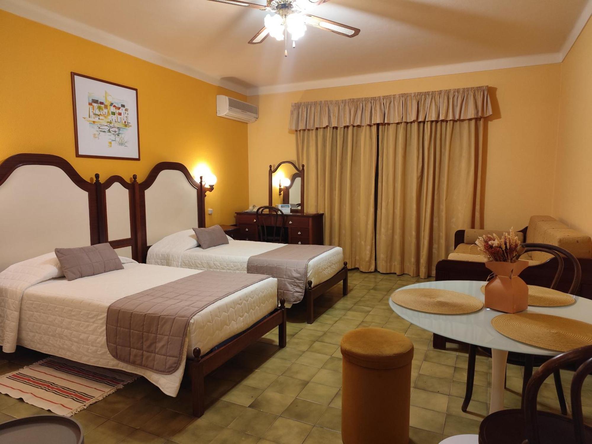 Apartamentos Turisticos Praia Grande Ferragudo  Dış mekan fotoğraf